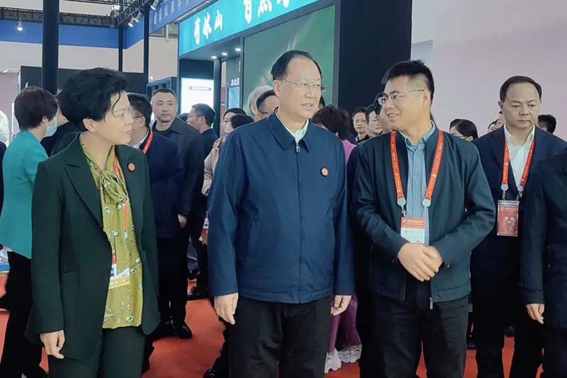 “威勝做得很好!”——惟遠能源在首屆鏈博會上獲省長點贊 “威勝做得很好!”——惟遠能源在首屆鏈博會上獲省長點贊